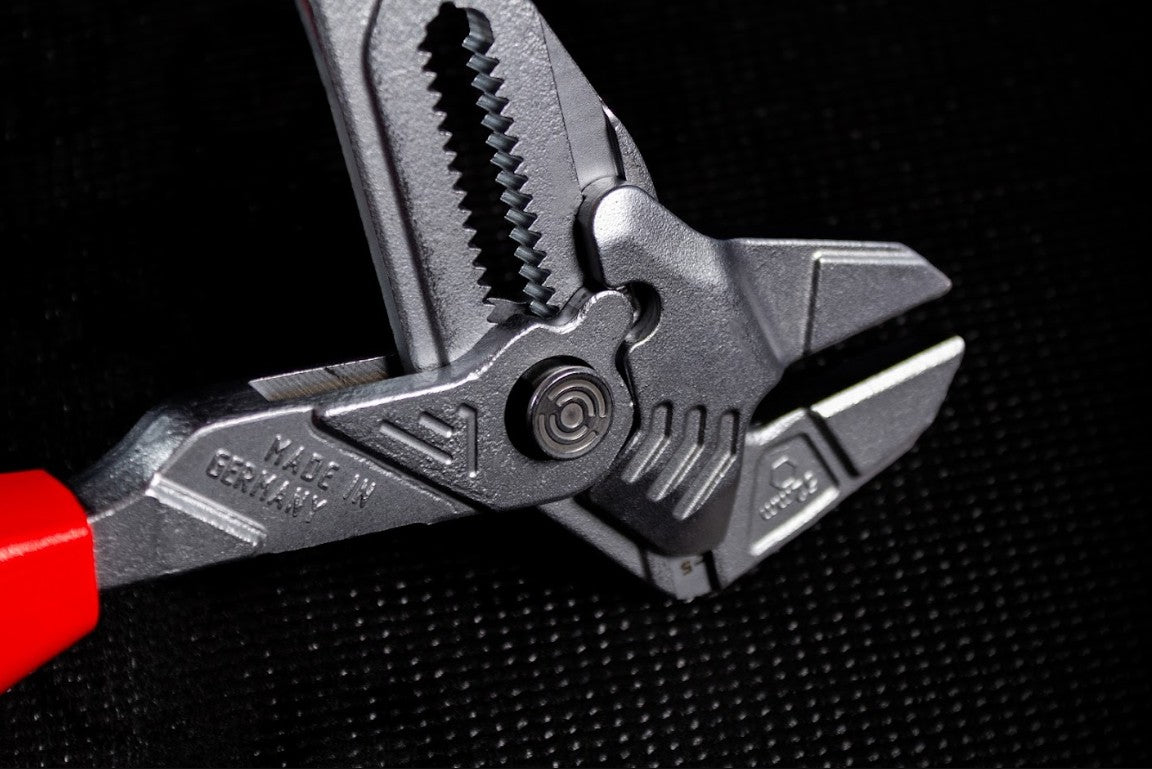 Reach Tight Working Areas