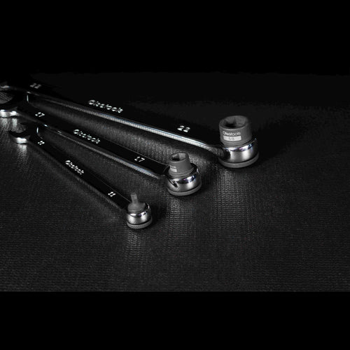 Knurled grip gives you finger control when things are greasy